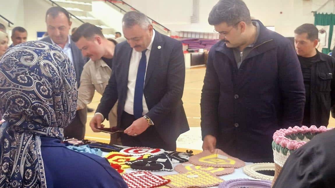 YIL SONU SERGİMİZ COŞKUYLA KUTLANDI.